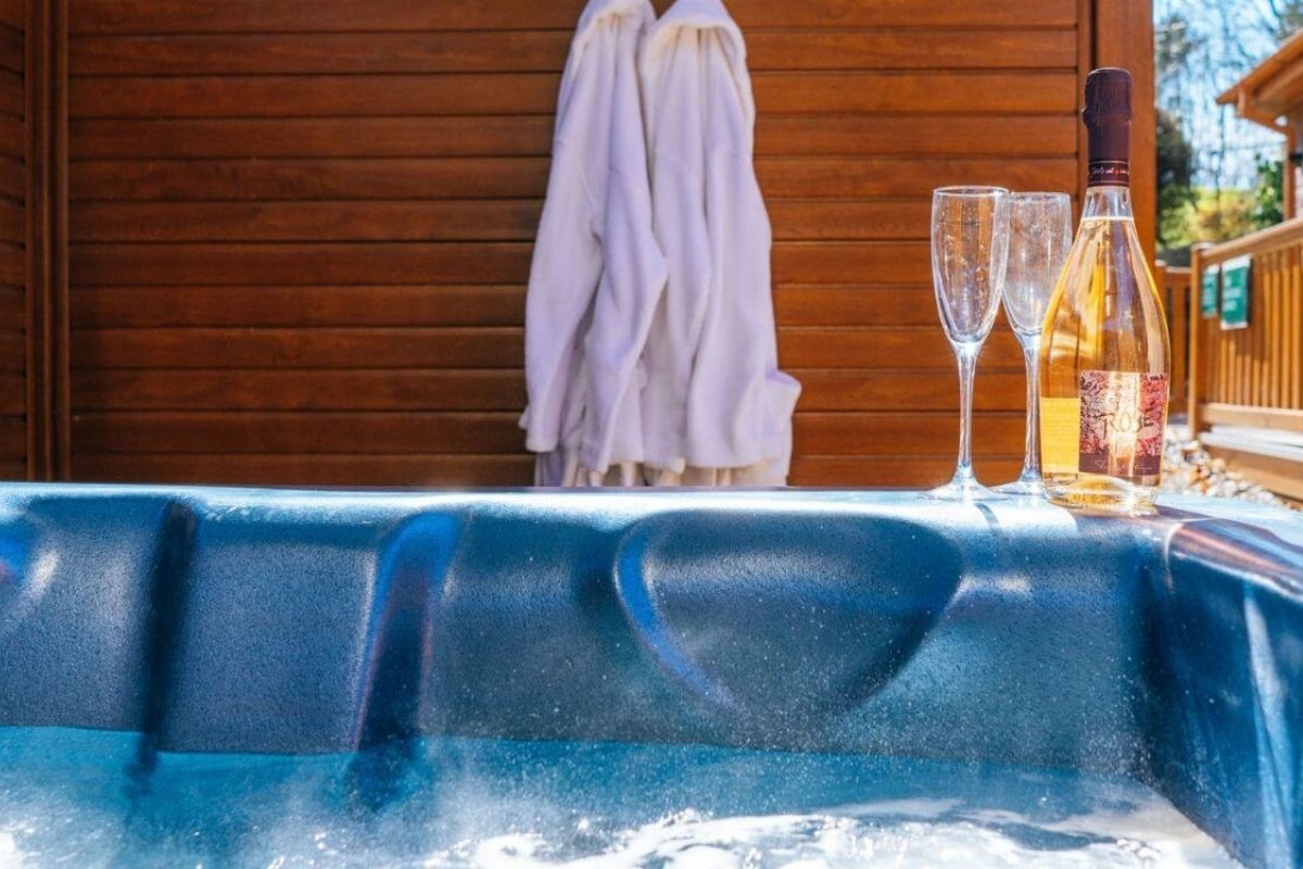 10 off all bookings with Wood Leisure Holiday Parks 6 parks in